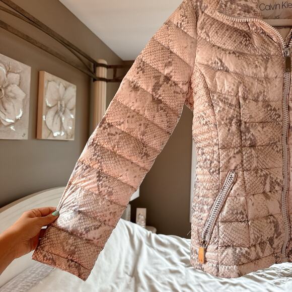 CALVIN KLEIN Packable Snakeskin Print Short Hooded Puffer Coat | XS - Picture 5 of 10